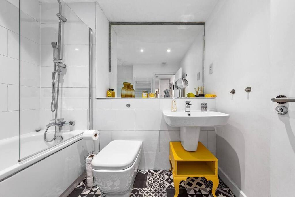 3 Bedroom Apartment In Haymarket Central London Sleep 10 Hy2 Zewnętrze zdjęcie