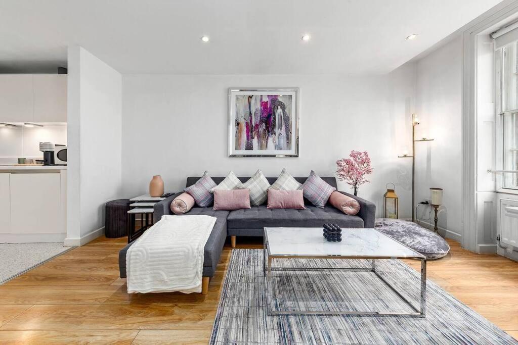 3 Bedroom Apartment In Haymarket Central London Sleep 10 Hy2 Zewnętrze zdjęcie